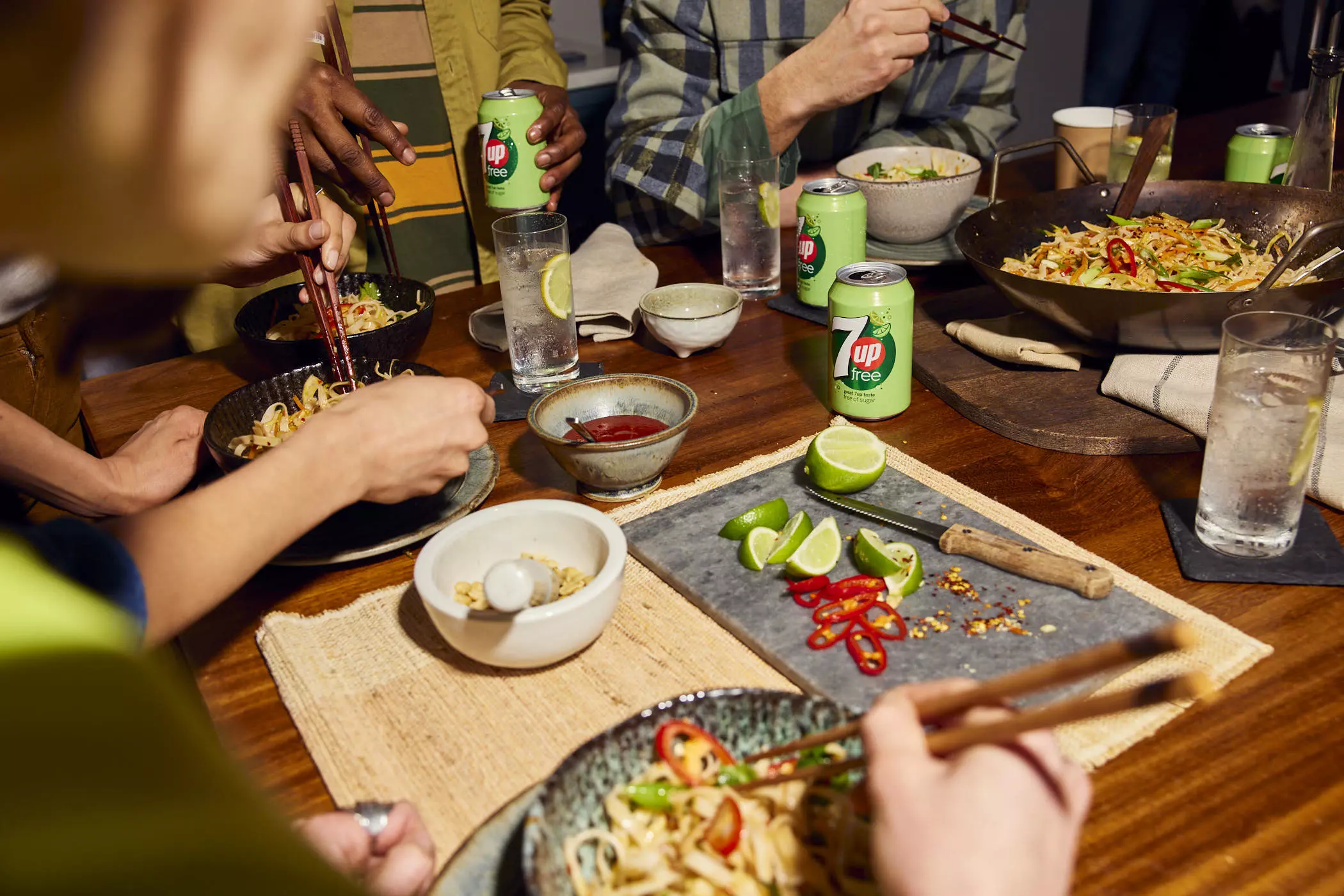 2022 03 16 pepsico 7up shot 31 thai packshot free can 084 Jack Terry 7UP - Friends Food Fizz