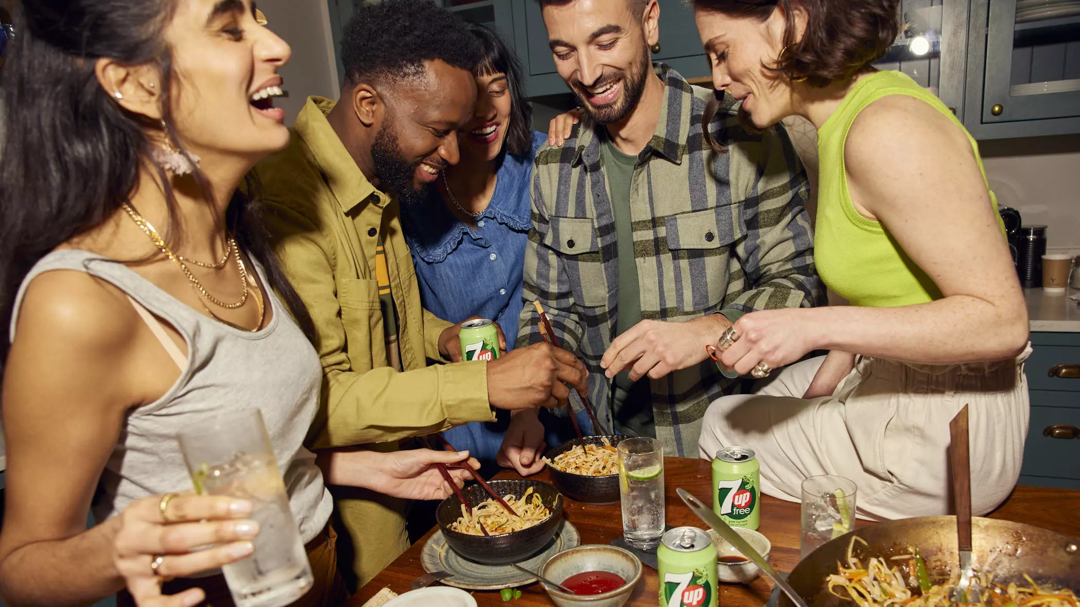 2022 03 16 pepsico 7up shot 36 thai friends free can 117 Jack Terry 7UP - Friends Food Fizz